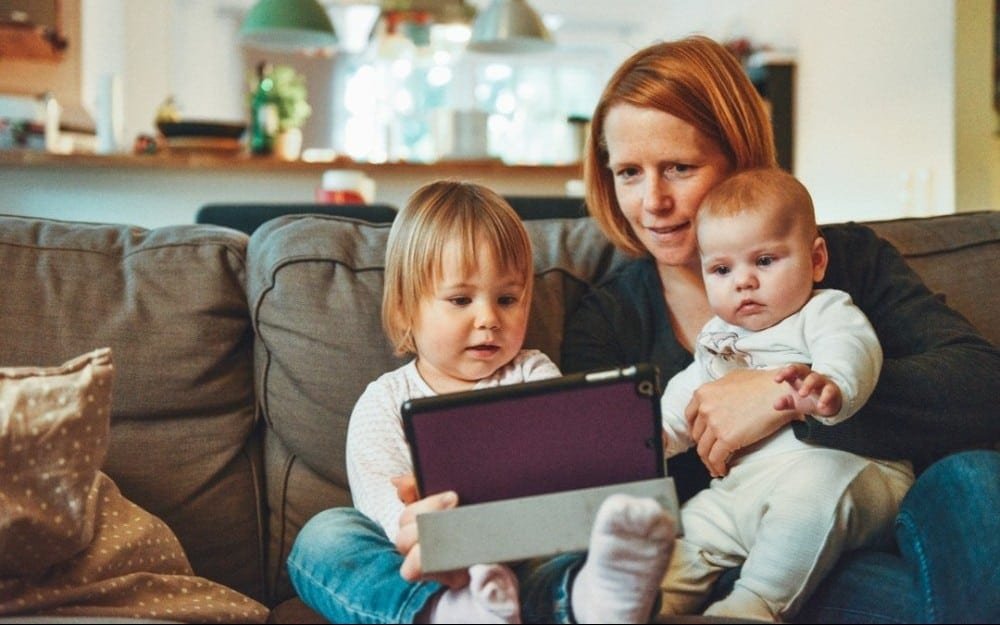 how-to-make-money-as-a-stay-at-home-mom-smart-affiliate-hub